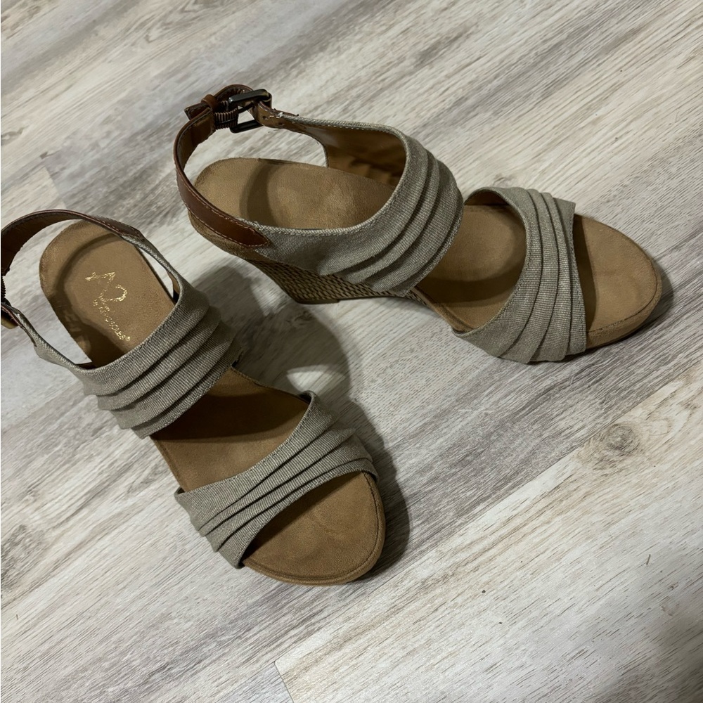 Tan wedges